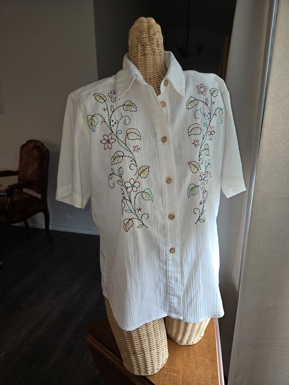 Vintage White Embroidered Button-Down Shirt - Women's Short Sleeve